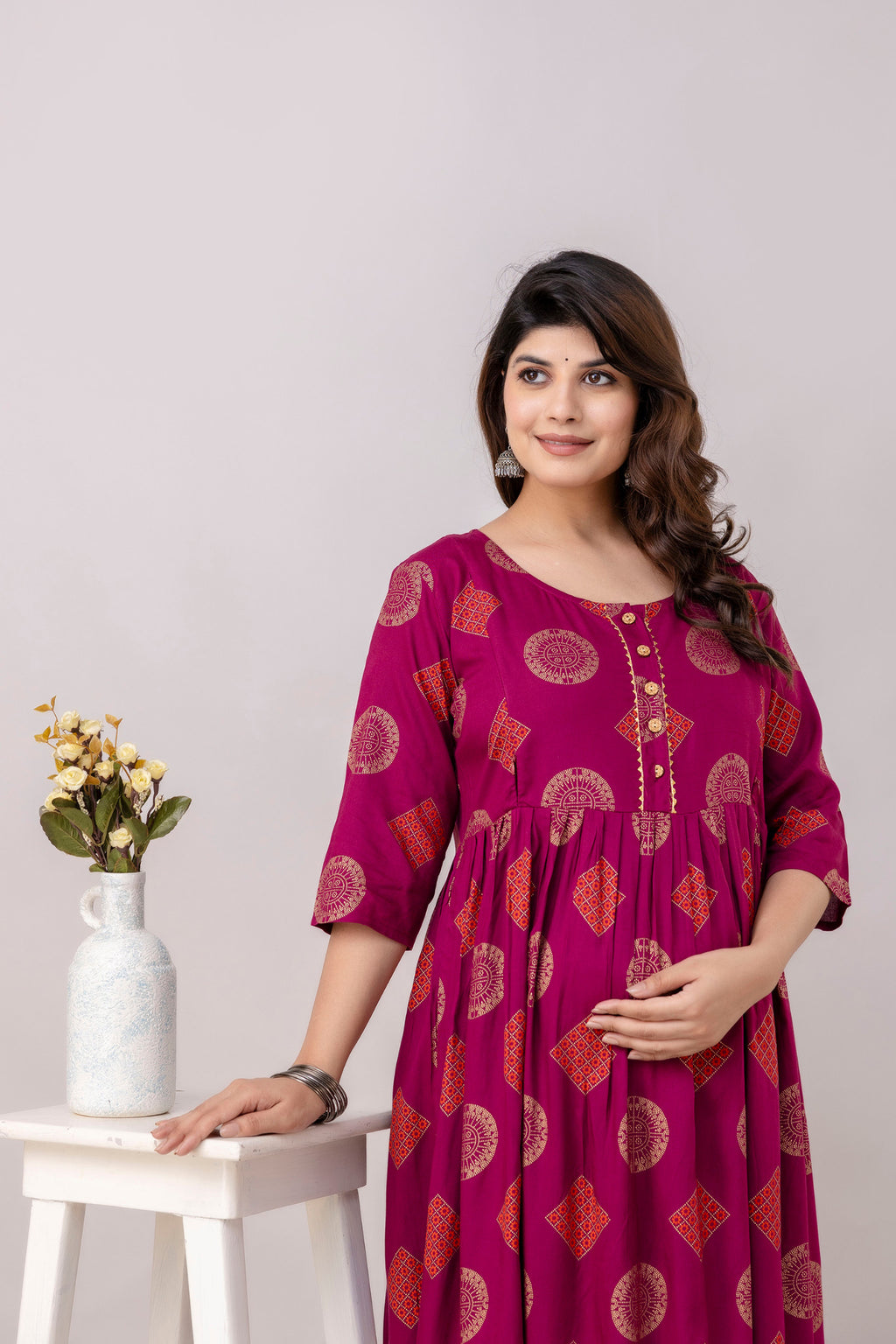 HENAL G-H417 wine printed maternity dress, upper-body view showing the round neckline, front buttons and gathered waist.