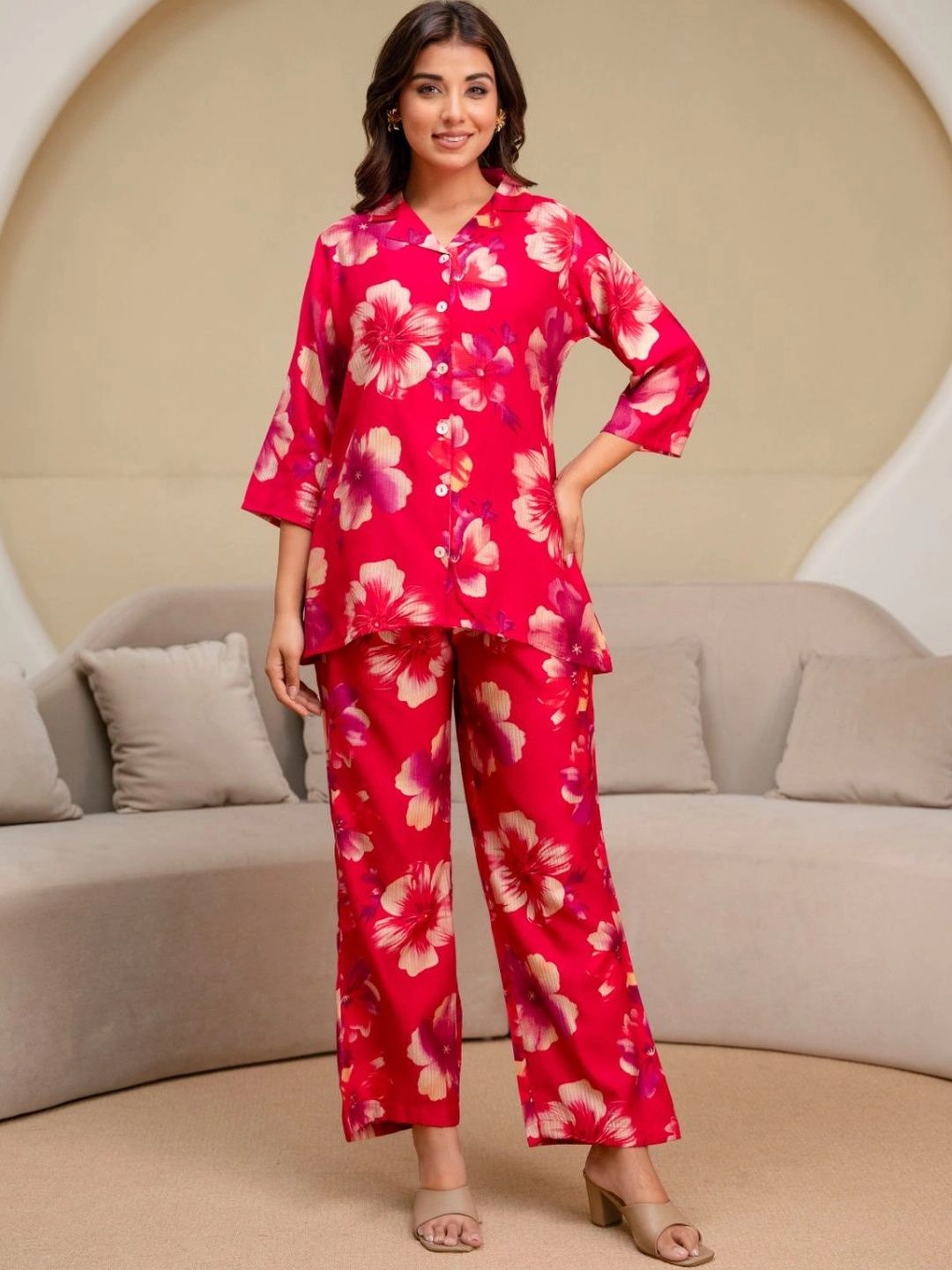 HENAL H2516 Pink co-ord set. Full-length front view of pink floral shirt and trousers.